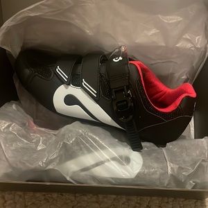 Peloton cycle shoes. Never worn, still in box. Size 40 (womens 9, mens 7)